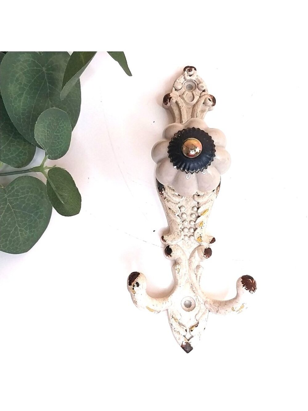 Victorian Style White Cast Iron Wall Hook Key Rack Ceramic Flower Knob Rustic